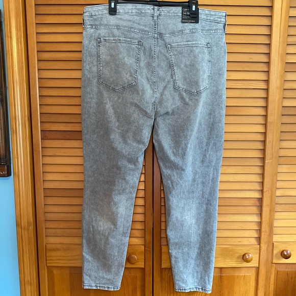 Banana Republic Grey Wash Skinny Jeans - Picture 2 of 11